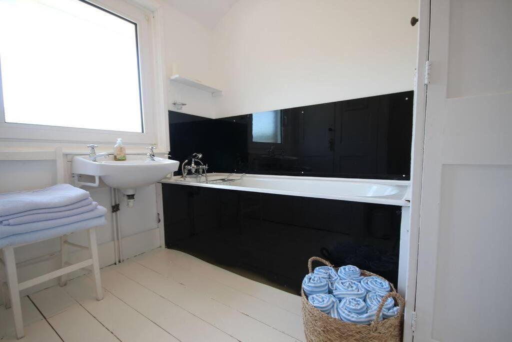 Downsview Villa Kingsdown  Eksteriør bilde