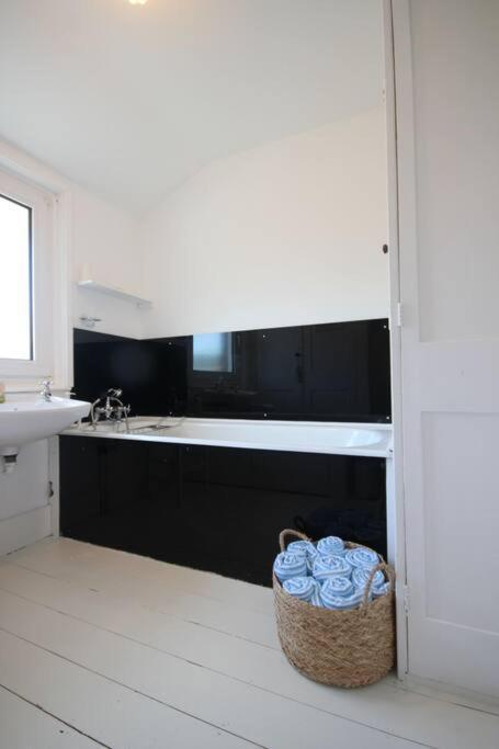 Downsview Villa Kingsdown  Eksteriør bilde